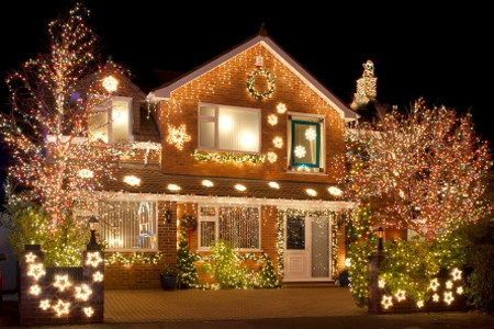12 Tips For Holiday Home Safety Thumbnail